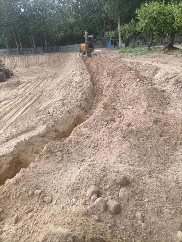 魚(yú)塘、養(yǎng)殖池防滲邊坡做U型溝