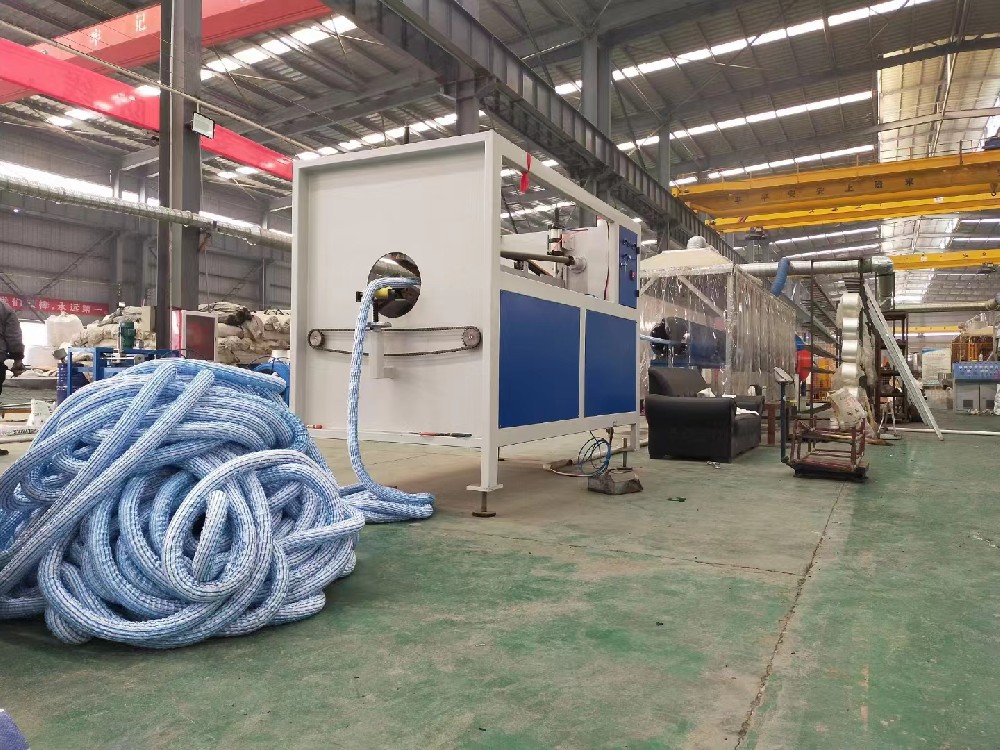 軟式透水管生產(chǎn)車(chē)間